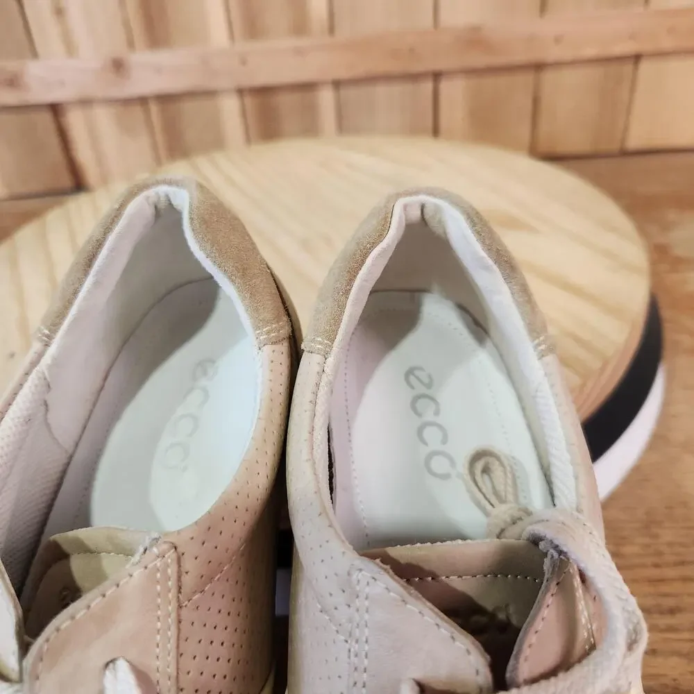 ECCO brand style